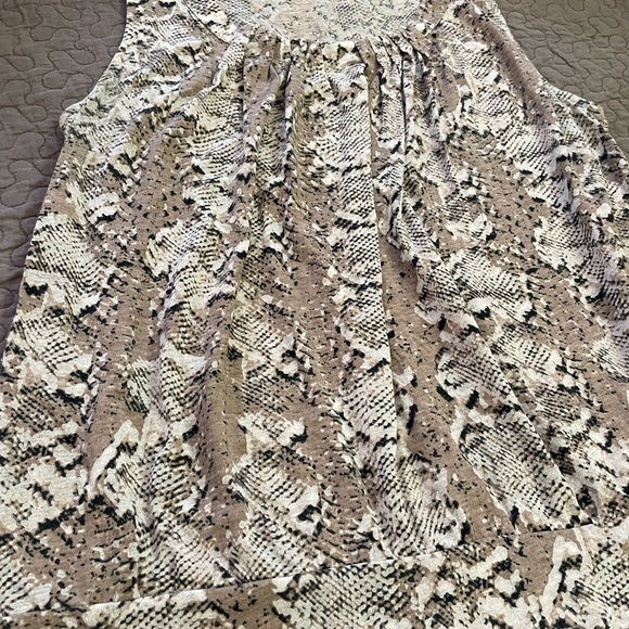 LOFT python Patterned Top - Picture 4 of 6